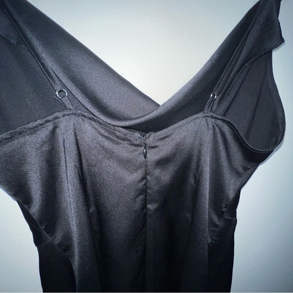 PrettyLittleThing Black Satin Cowl Neck Ring Detail Bodycon Dress Size 6 - Picture 8 of 13